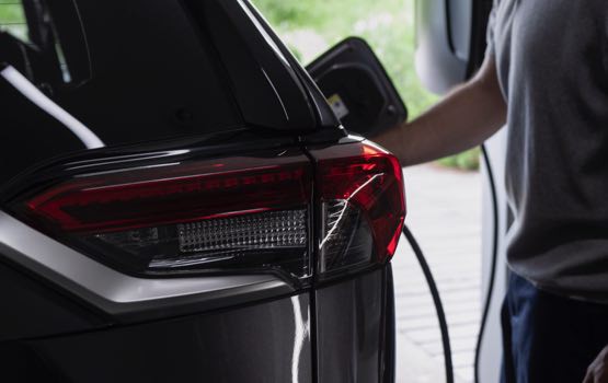 PHEV_SLICE_555x350_2-1