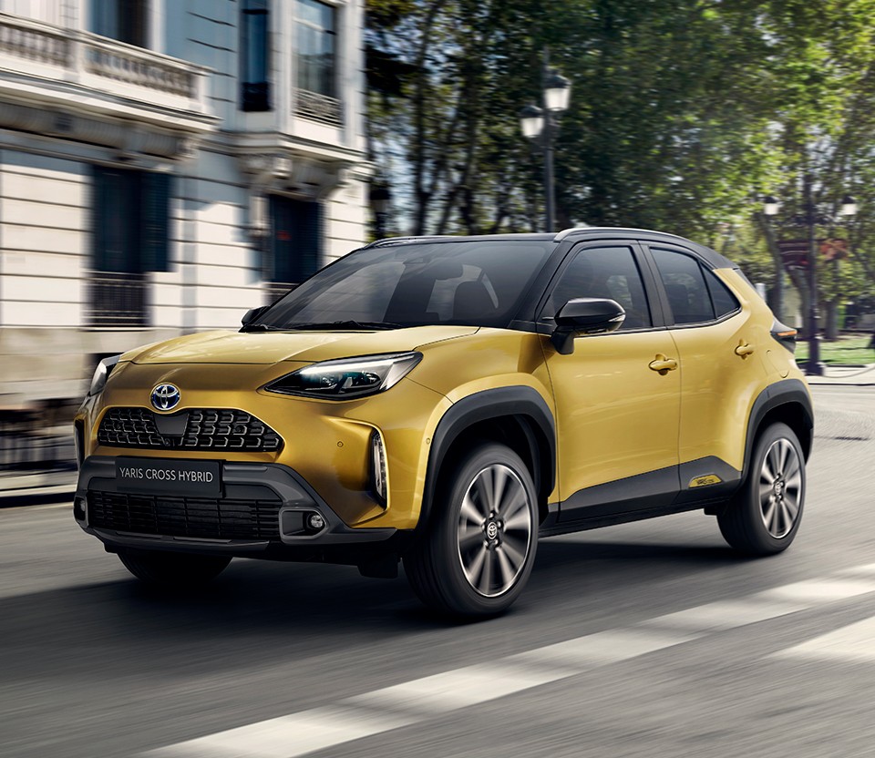 front_yarisCross-960x832px