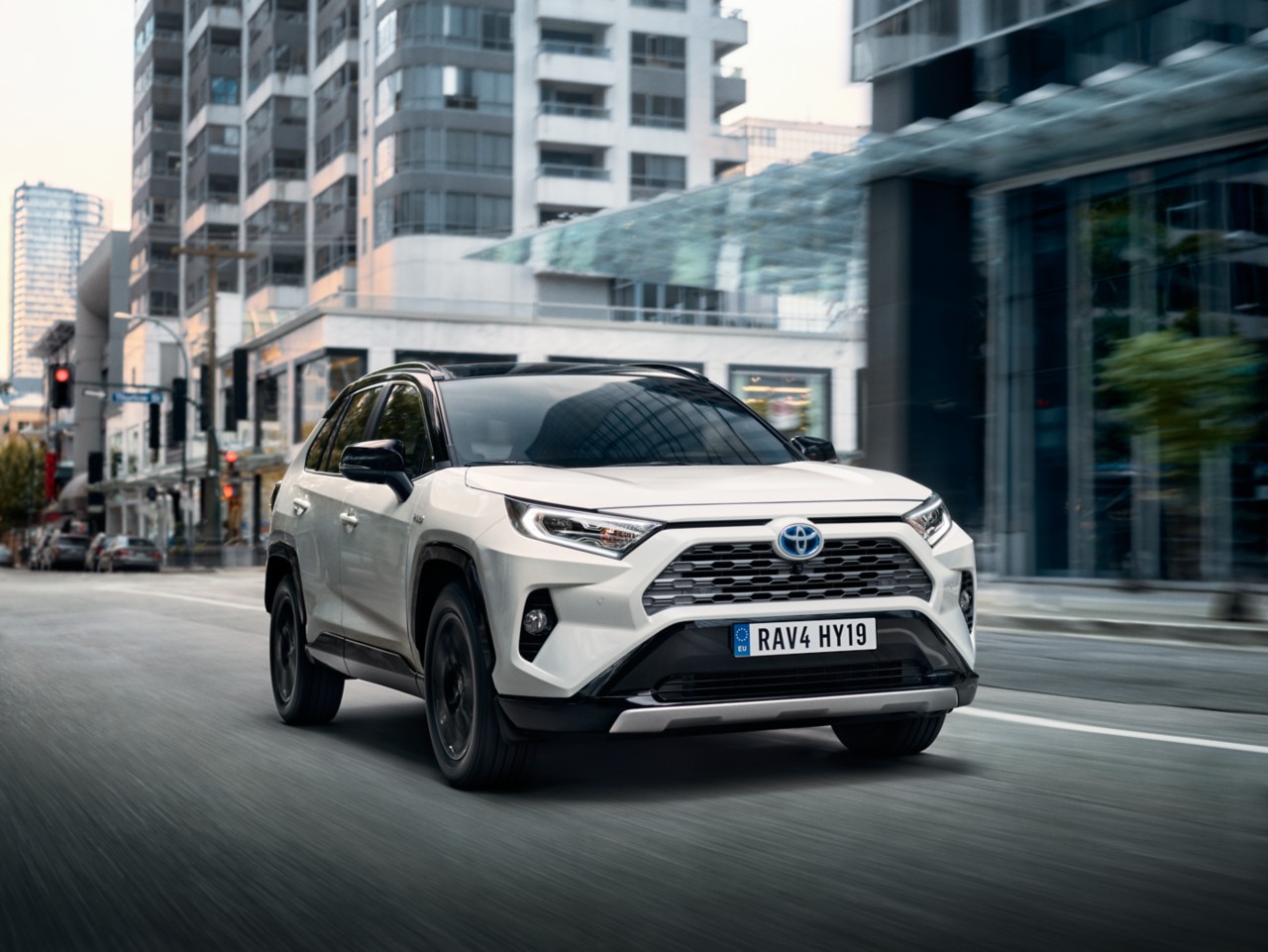 Servisiranje vašega hibridnega športnega terenca Toyota
